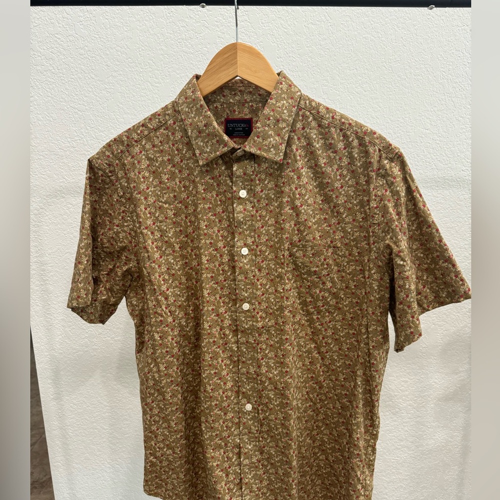 UNTUCKit button down shirt great for upcoming fall with a floral pattern